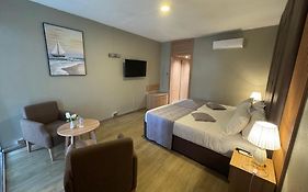 Gold Crest Hotel